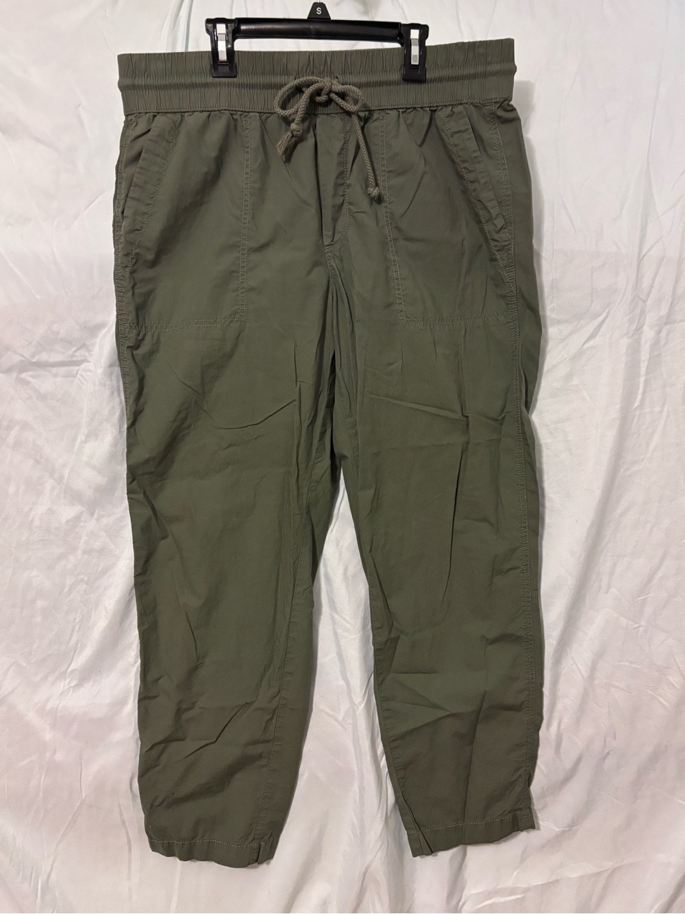 Lou & Grey Olive Green Drawstring Lightweight Cropped Pants